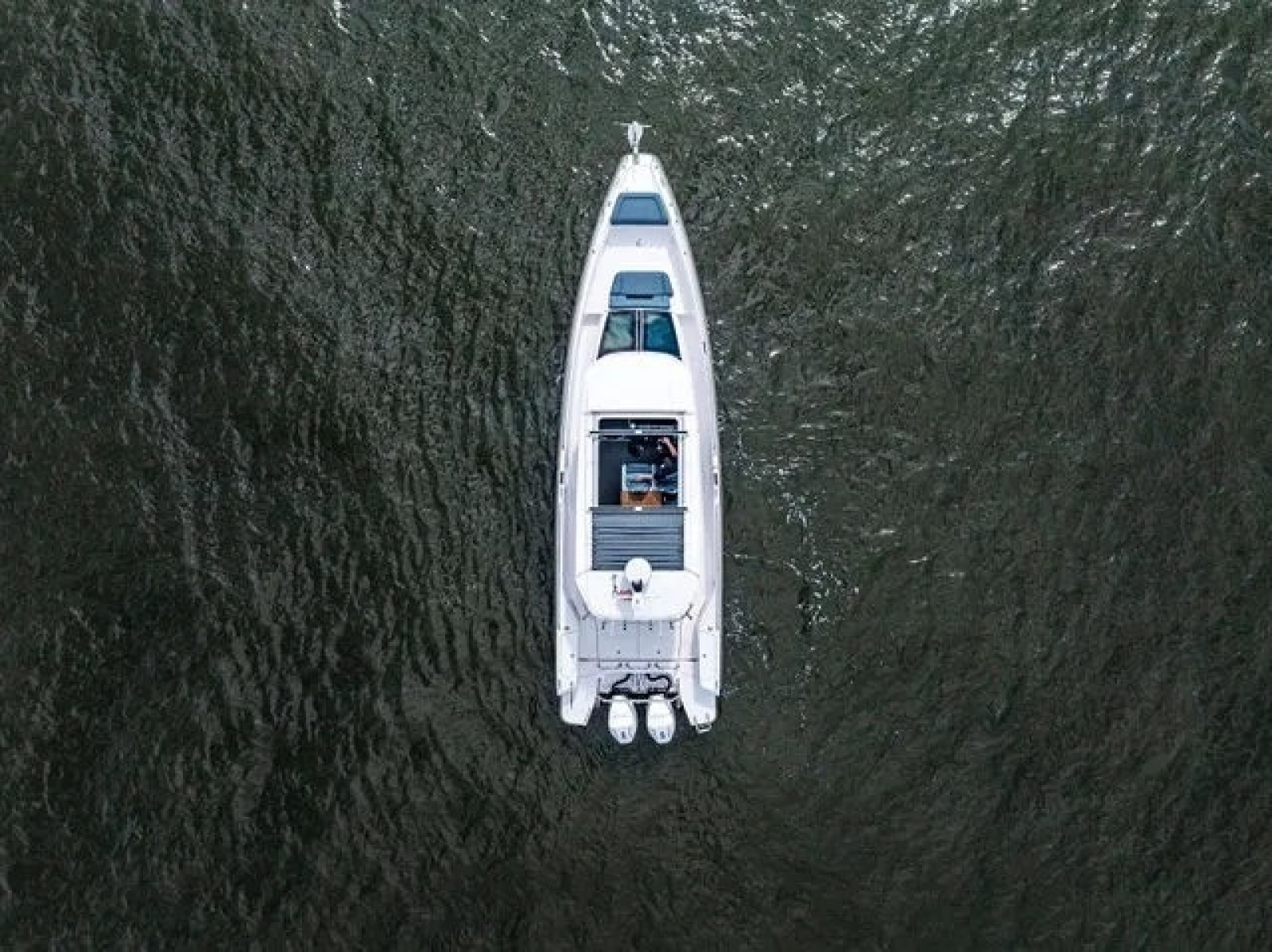 2022 Axopar 37 XC CROSS CABIN