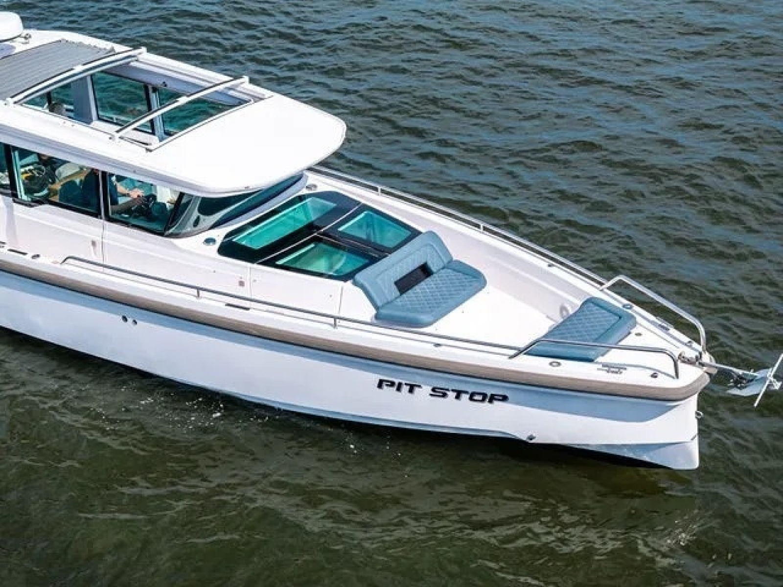 2022 Axopar 37 XC CROSS CABIN