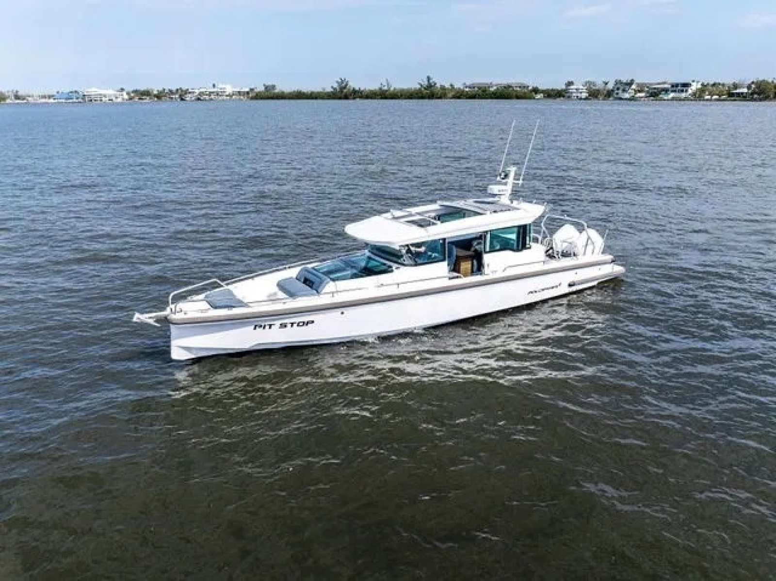 2022 Axopar 37 XC CROSS CABIN
