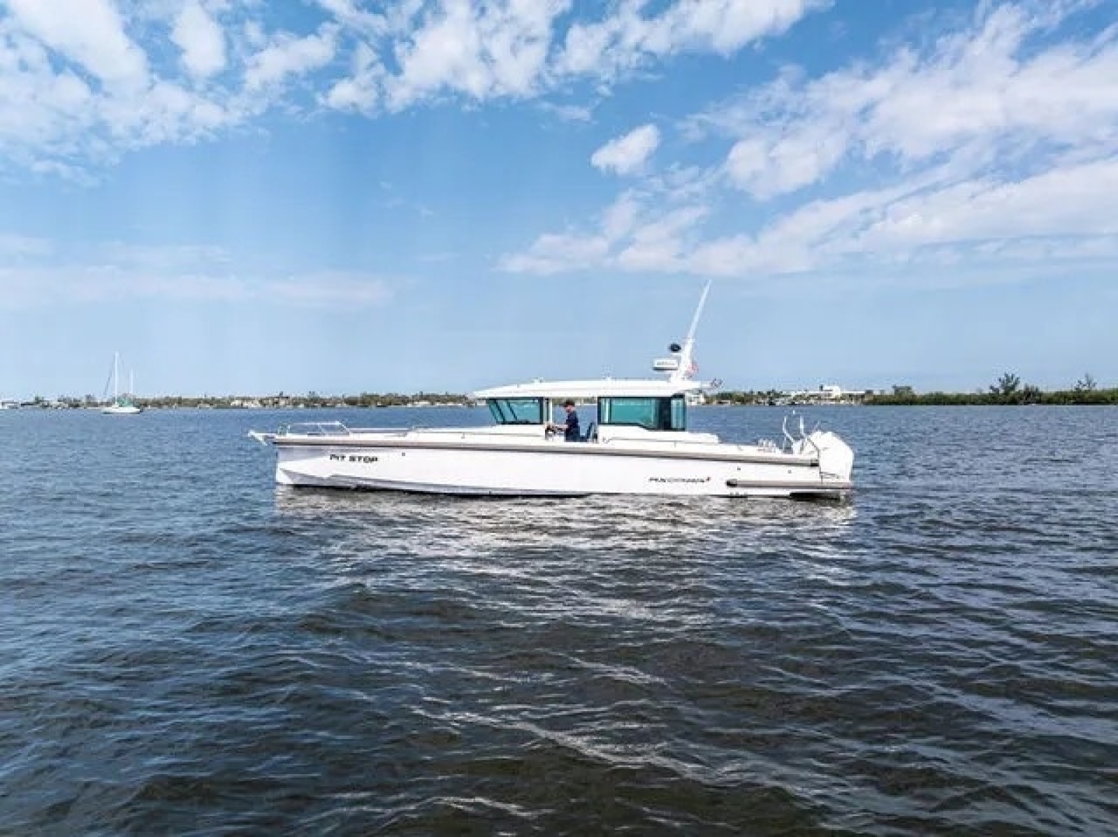 2022 Axopar 37 XC CROSS CABIN