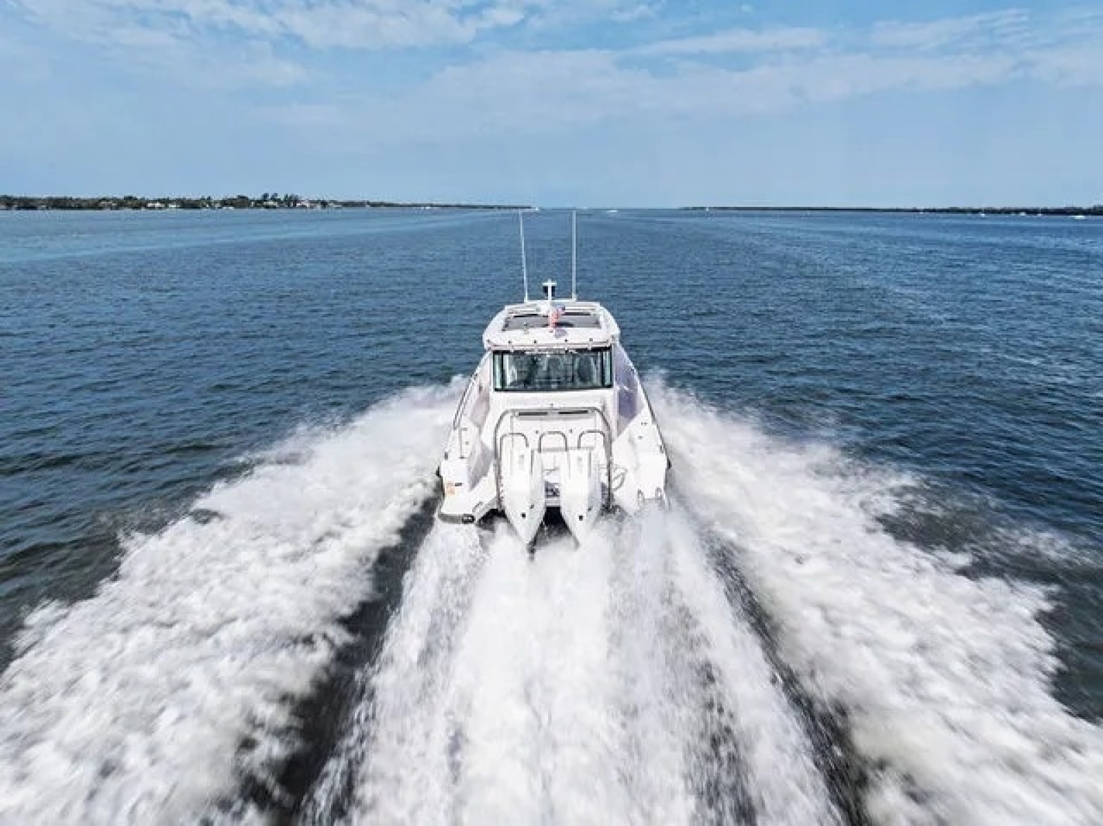 2022 Axopar 37 XC CROSS CABIN