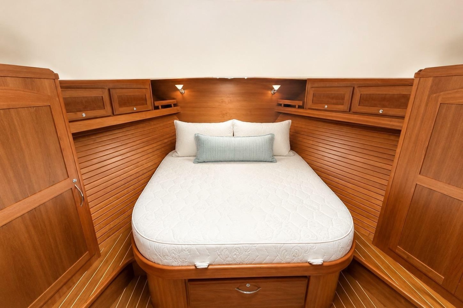 2013 Sabre 48 Salon Express