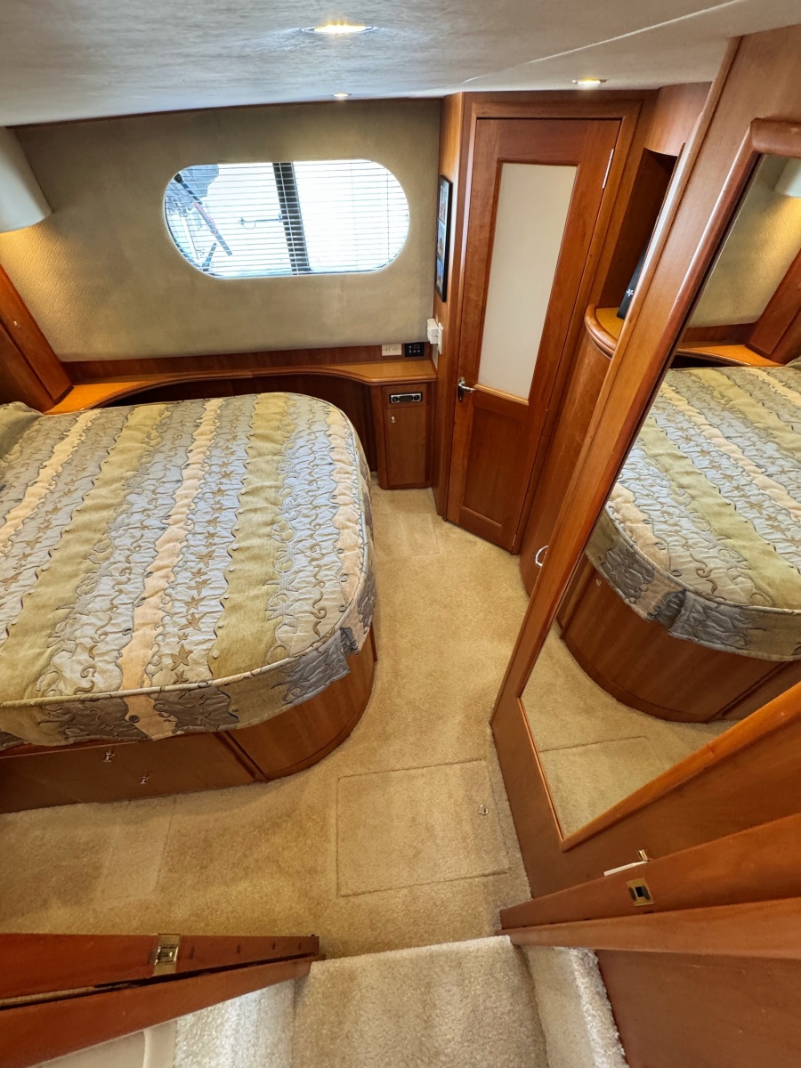 2002 Silverton 39 Motor Yacht