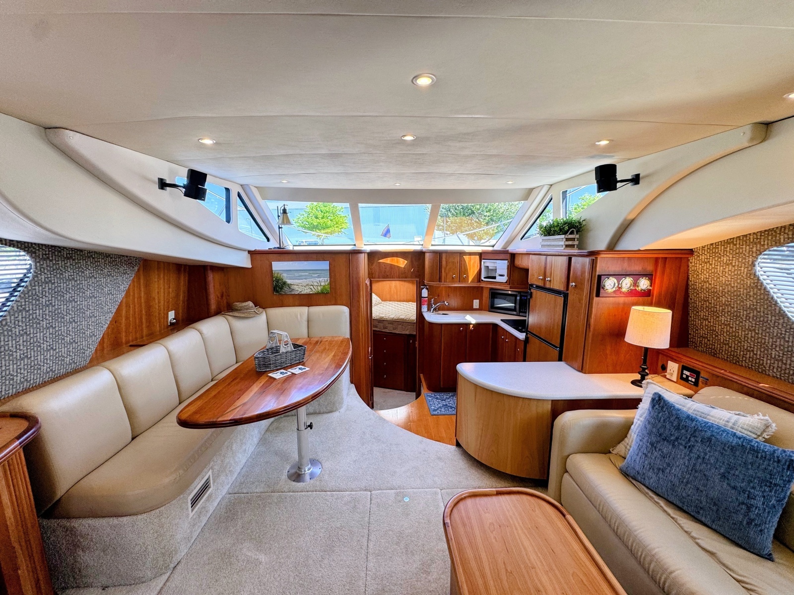 2002 Silverton 39 Motor Yacht
