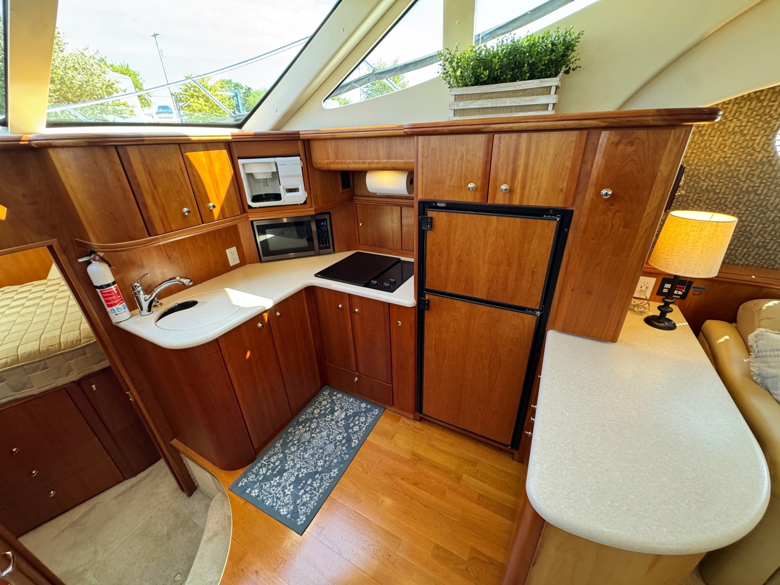 2002 Silverton 39 Motor Yacht