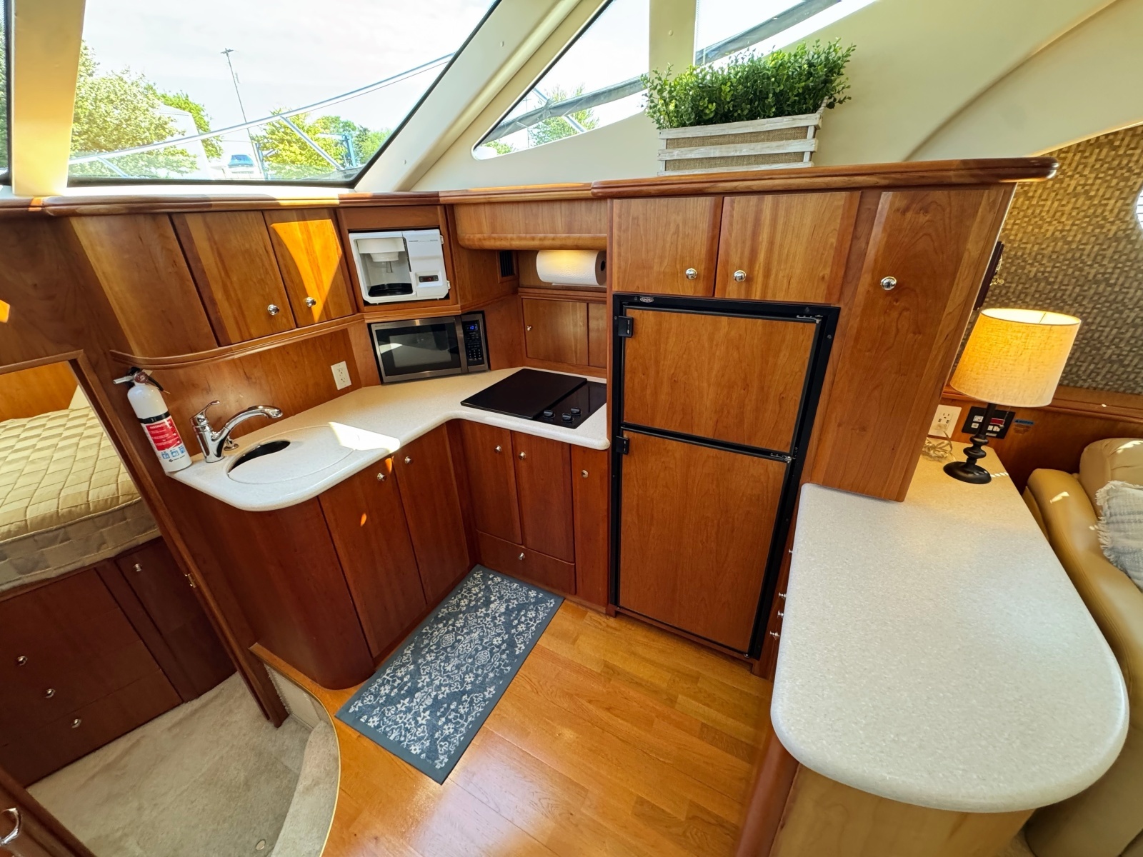 2002 Silverton 39 Motor Yacht