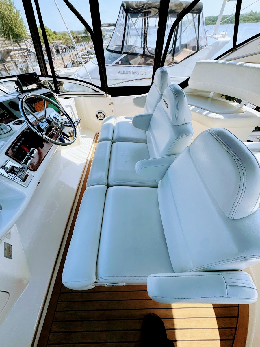 2002 Silverton 39 Motor Yacht