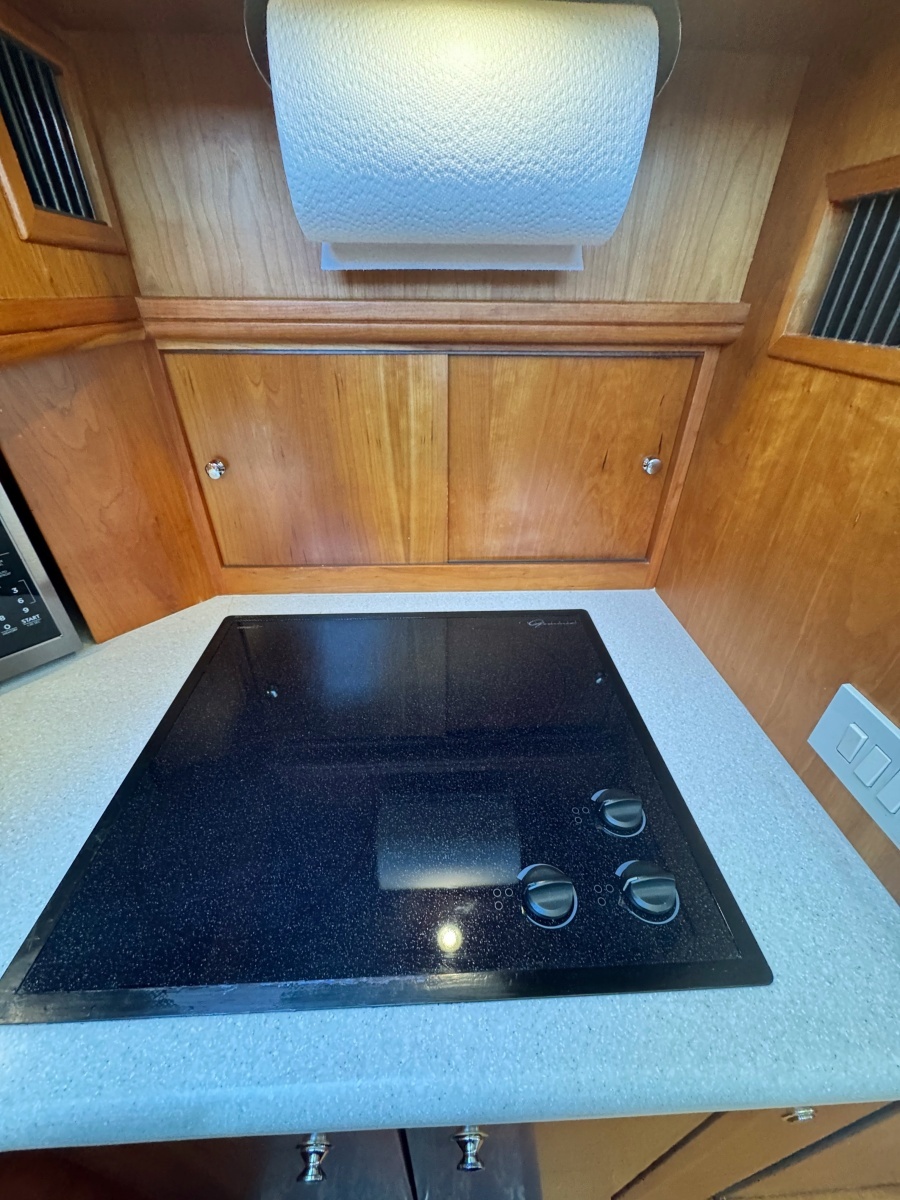 2002 Silverton 39 Motor Yacht