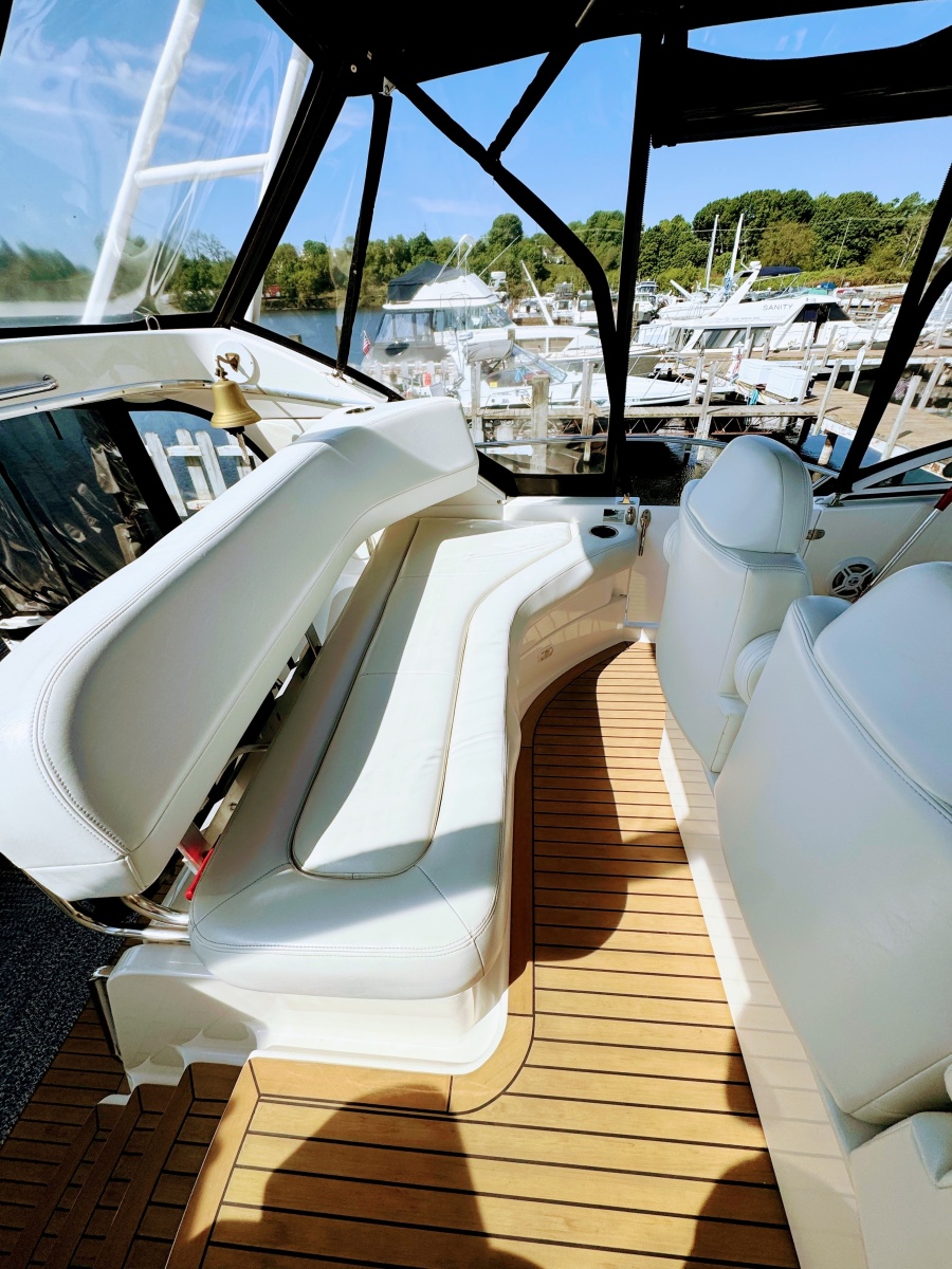 2002 Silverton 39 Motor Yacht