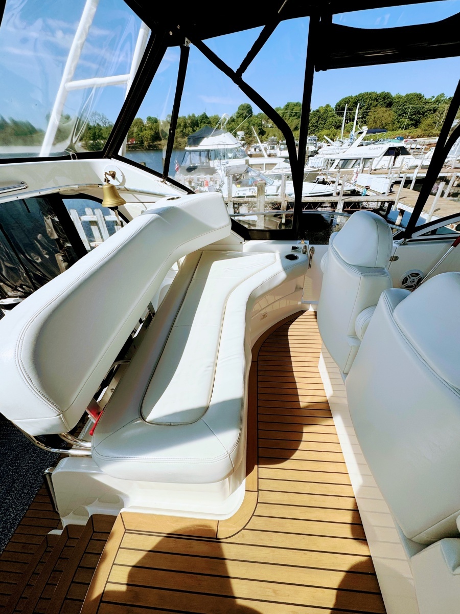 2002 Silverton 39 Motor Yacht