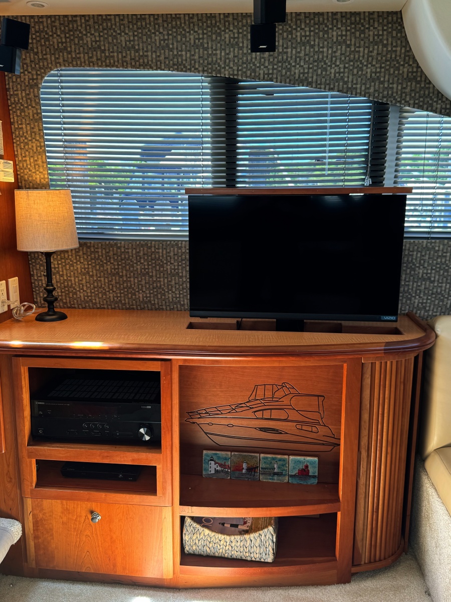 2002 Silverton 39 Motor Yacht