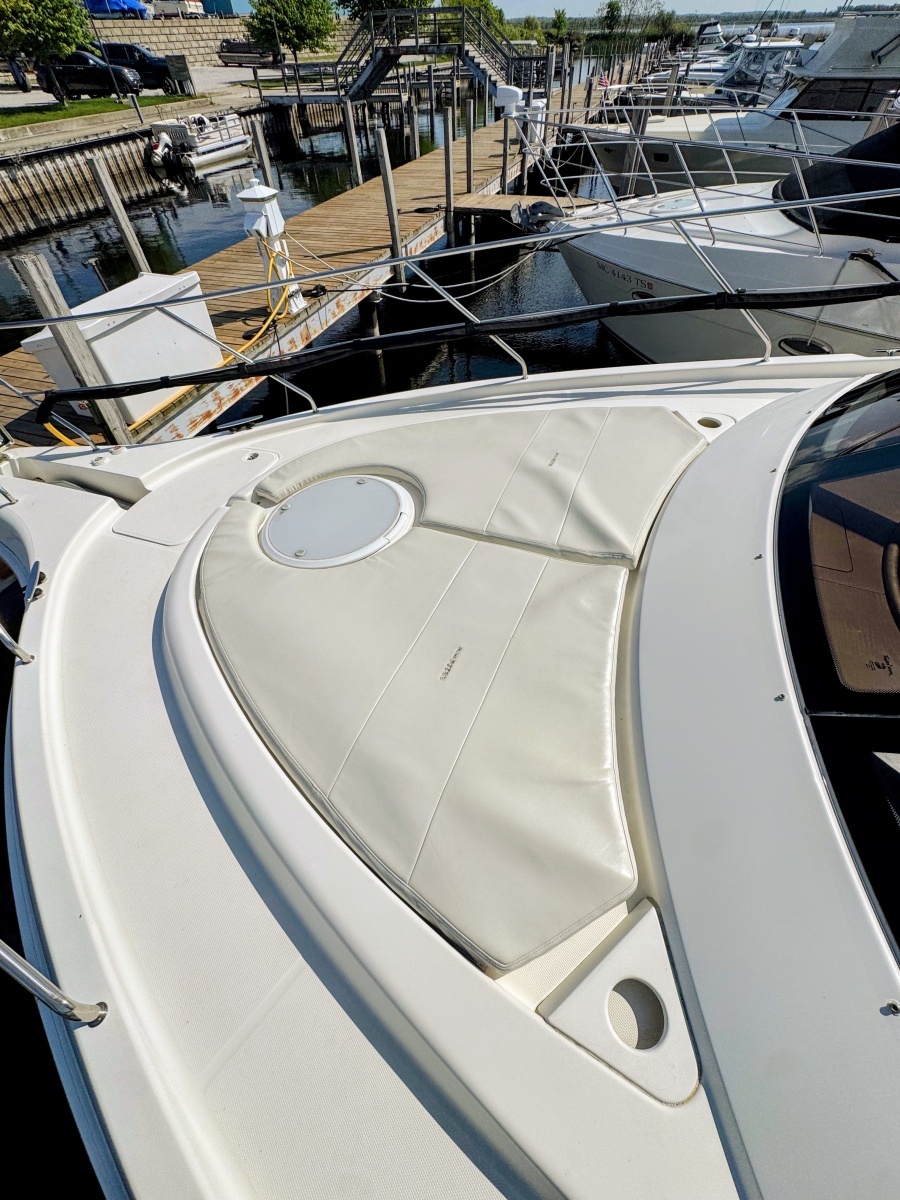 2002 Silverton 39 Motor Yacht