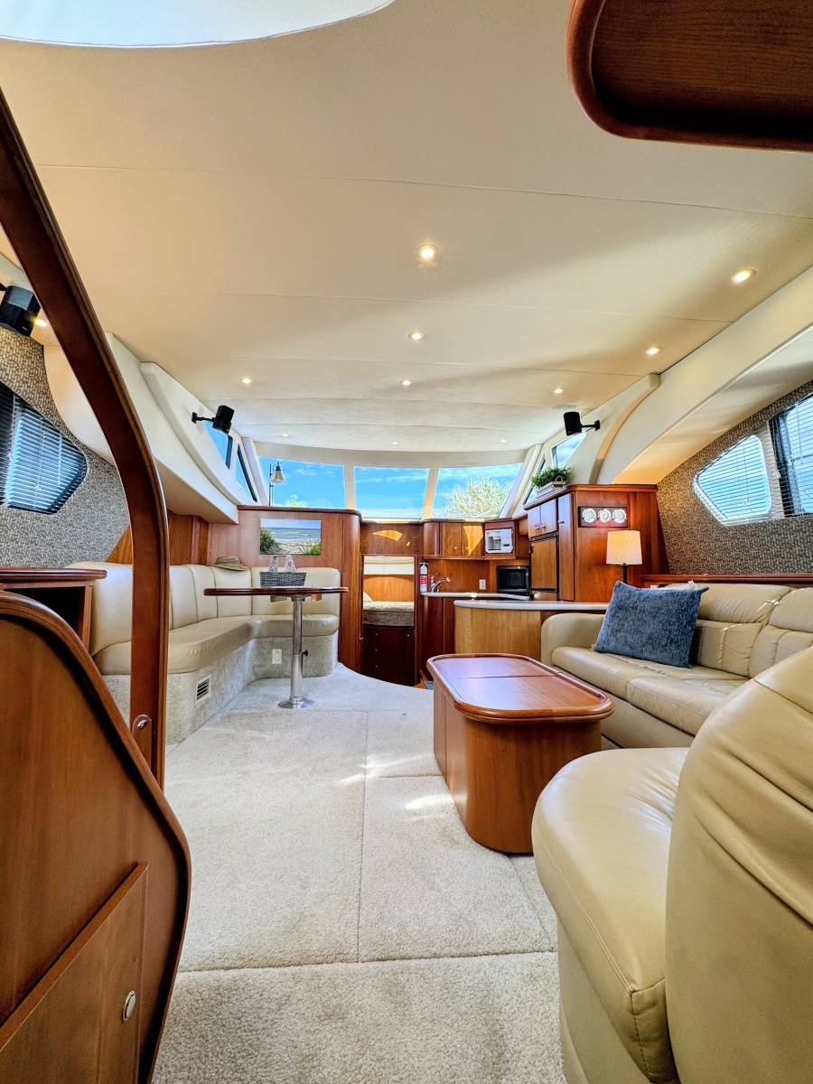 2002 Silverton 39 Motor Yacht