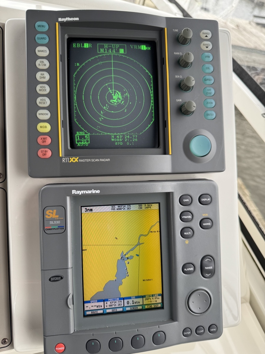 1999 Carver 406 Aft Cabin Motor Yacht