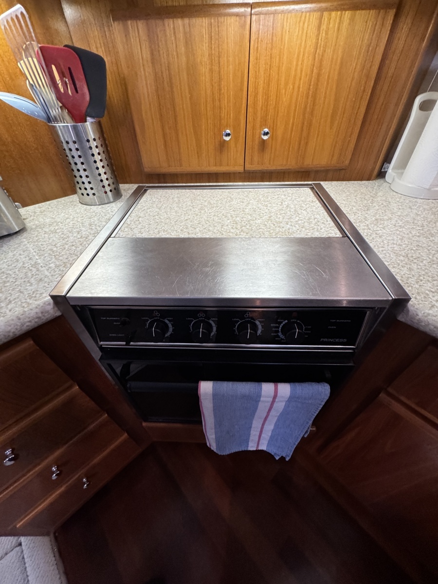1999 Carver 406 Aft Cabin Motor Yacht