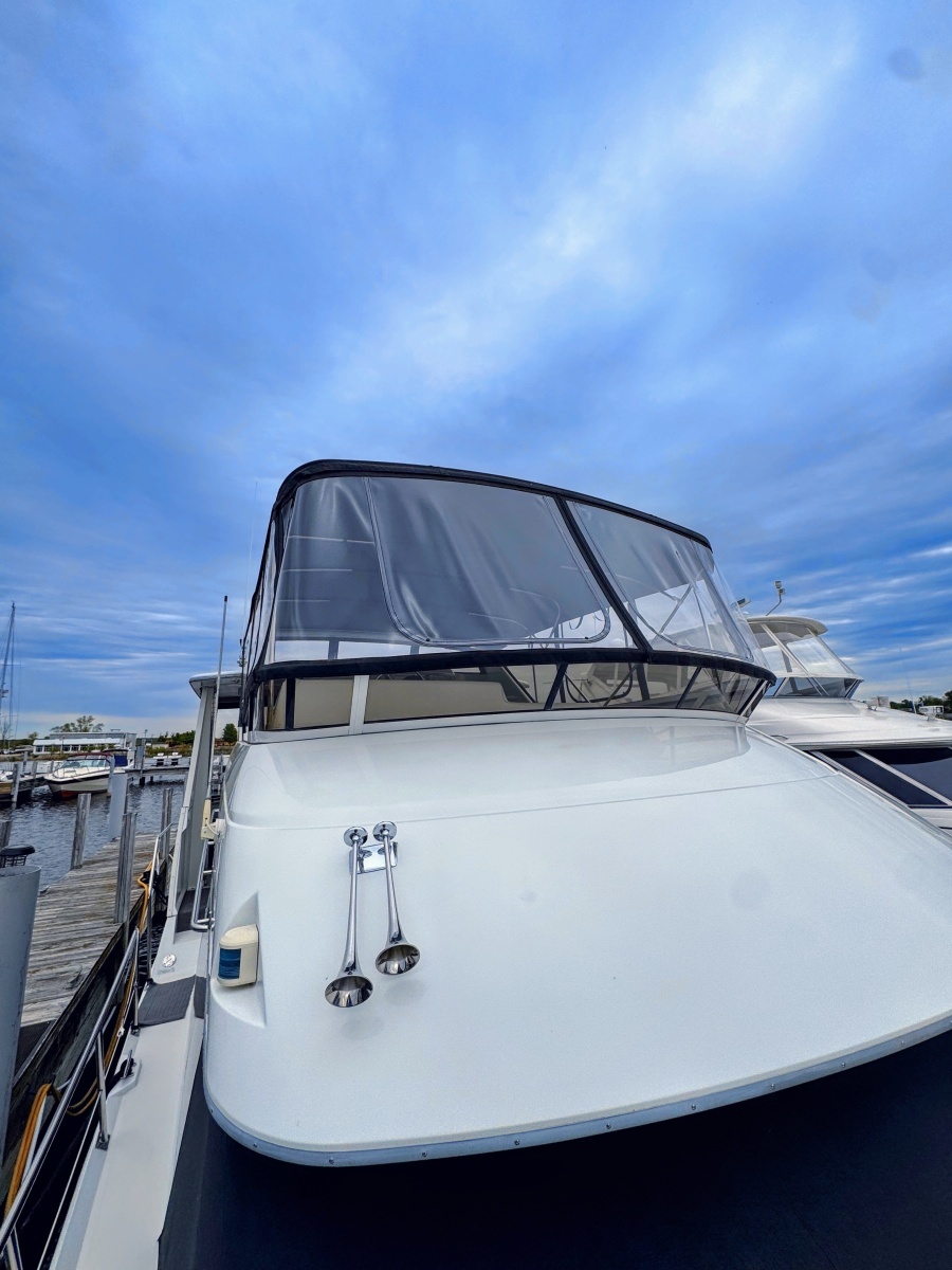 1999 Carver 406 Aft Cabin Motor Yacht