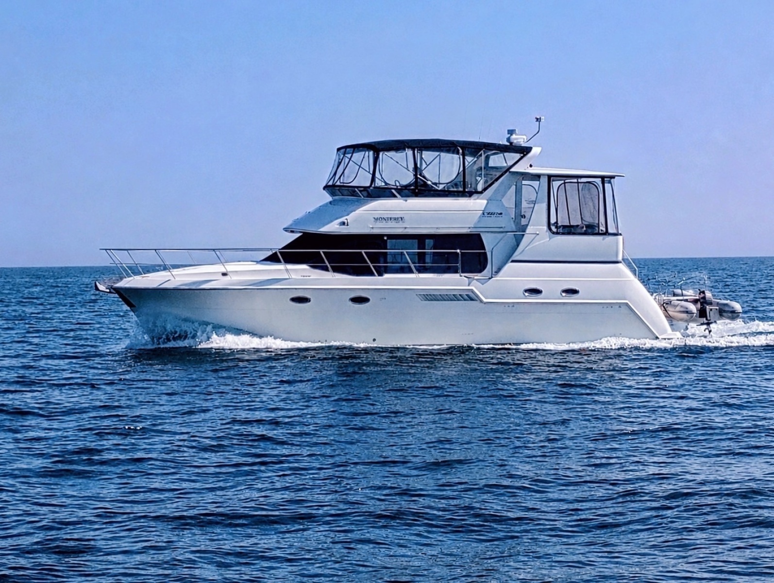 1999 Carver 406 Aft Cabin Motor Yacht