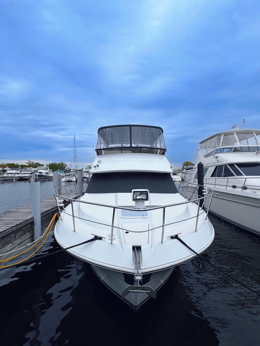 1999 Carver 406 Aft Cabin Motor Yacht