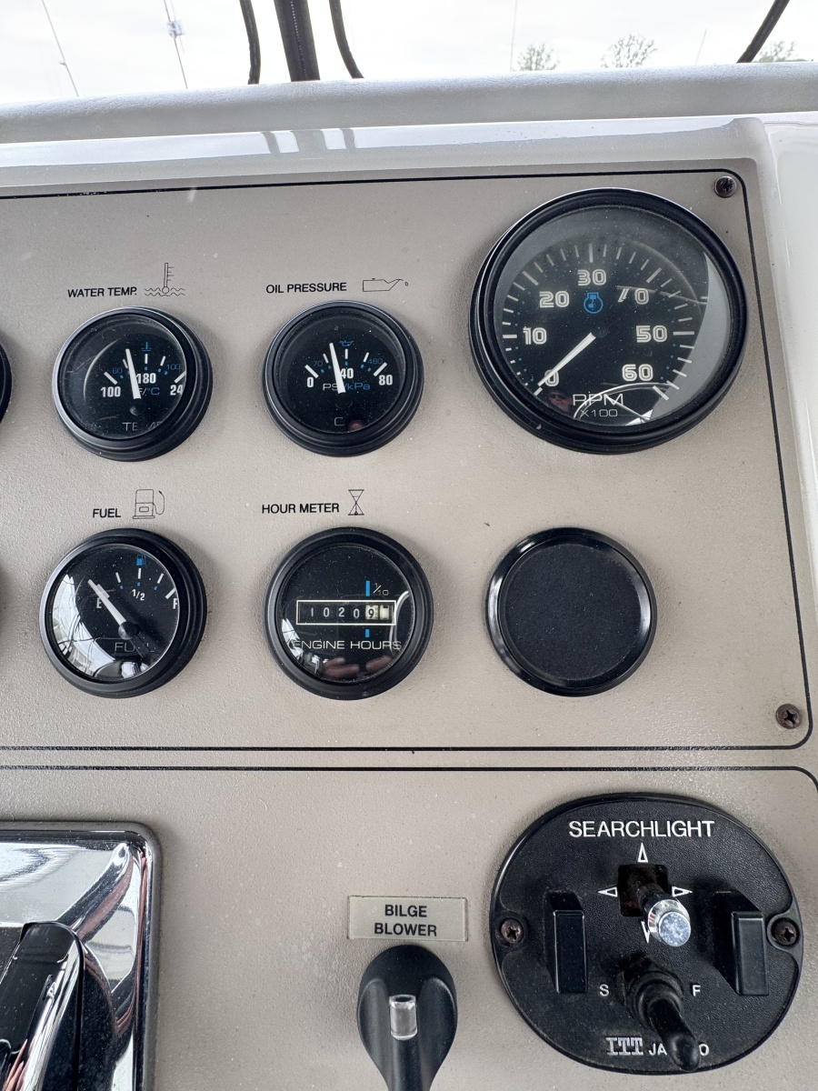1999 Carver 406 Aft Cabin Motor Yacht