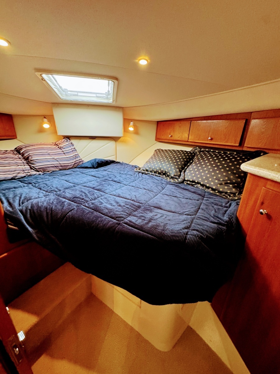 1999 Carver 406 Aft Cabin Motor Yacht