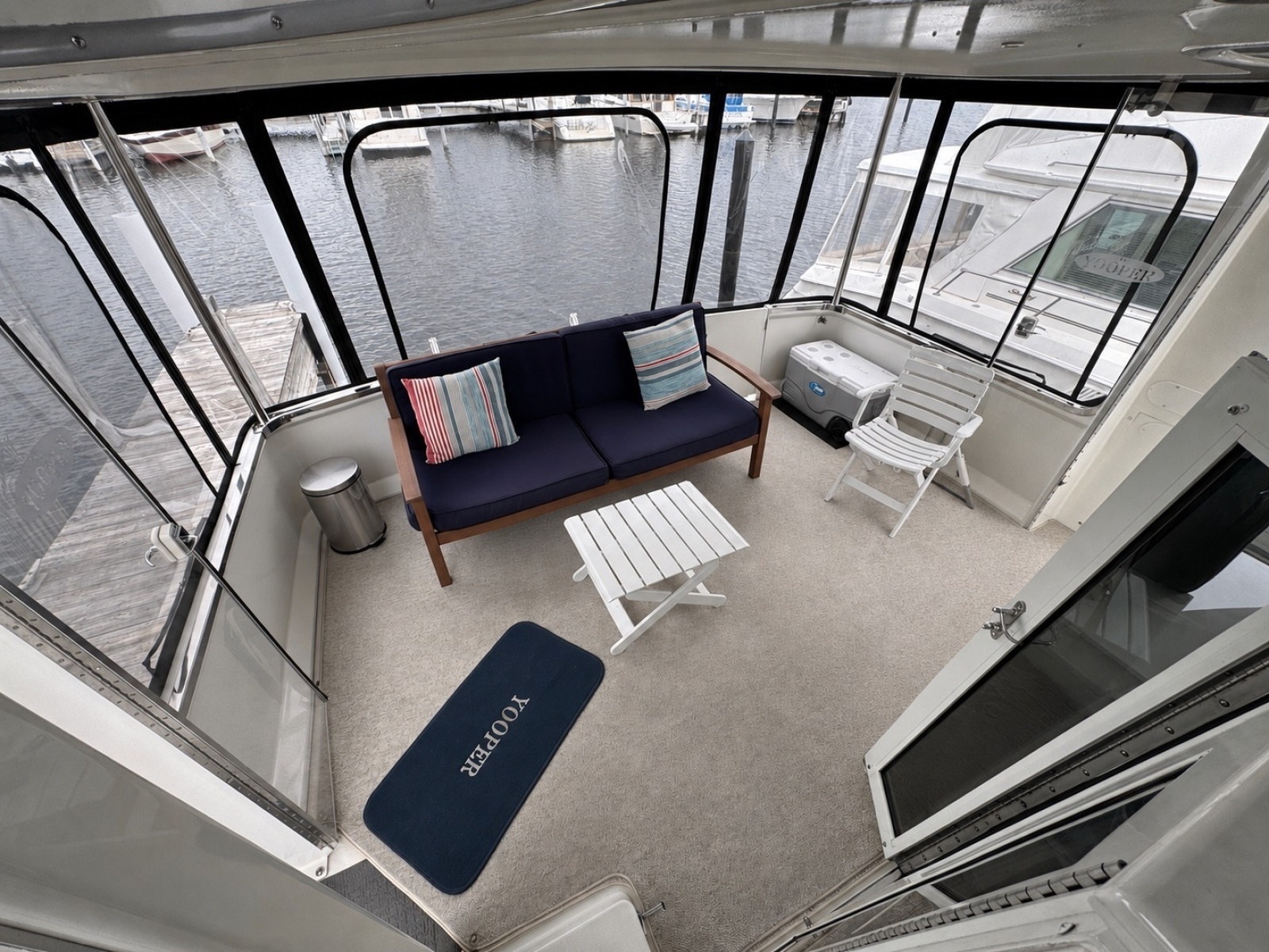 1999 Carver 406 Aft Cabin Motor Yacht
