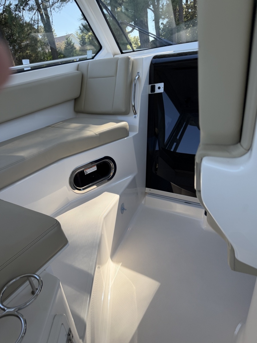 2016 Pursuit Offshore