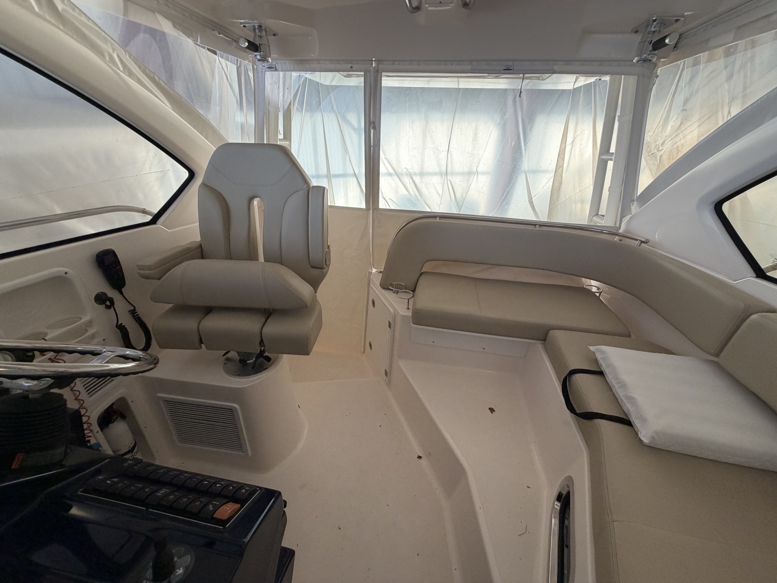 2016 Pursuit Offshore