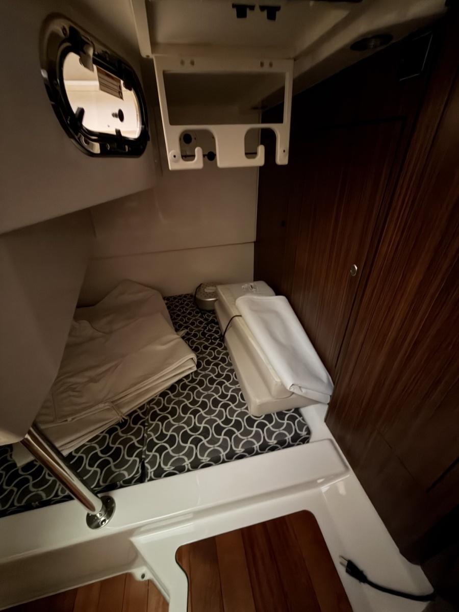 2016 Pursuit Offshore