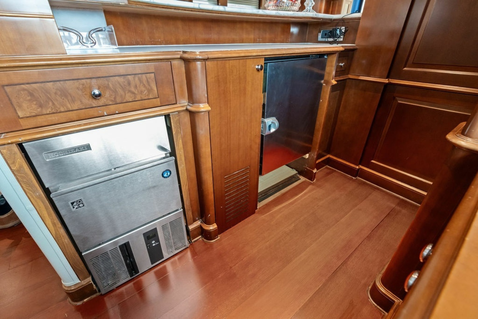 2008 Benetti 121 Classic