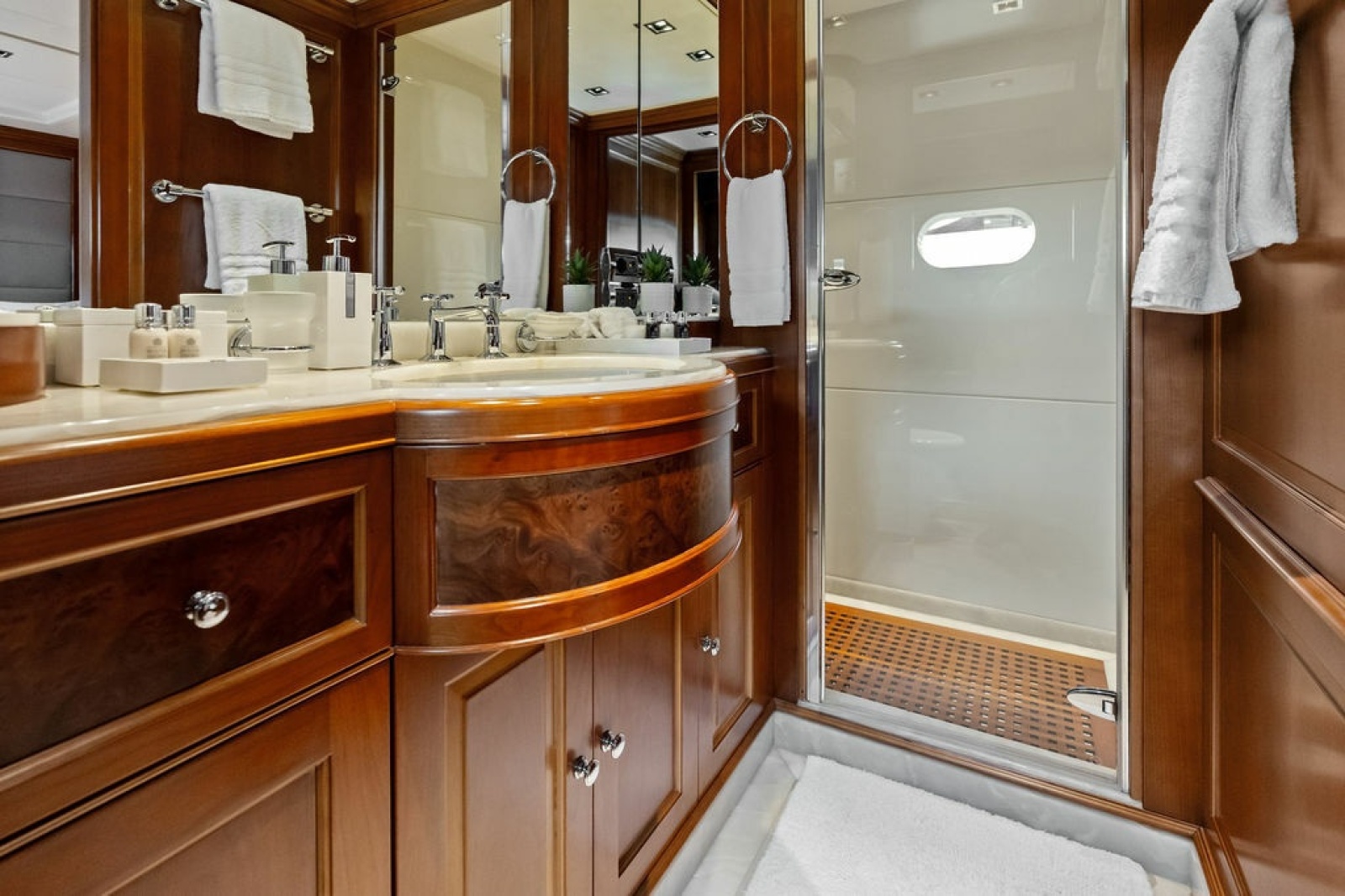 2008 Benetti 121 Classic
