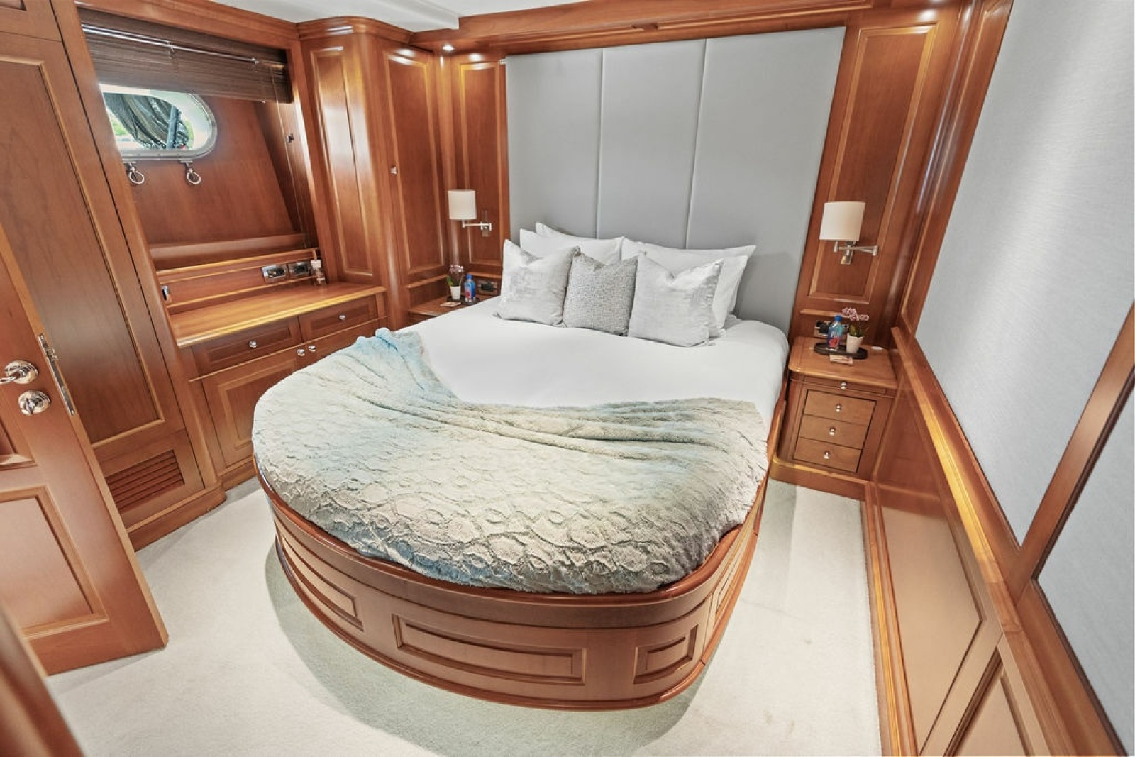 2008 Benetti 121 Classic