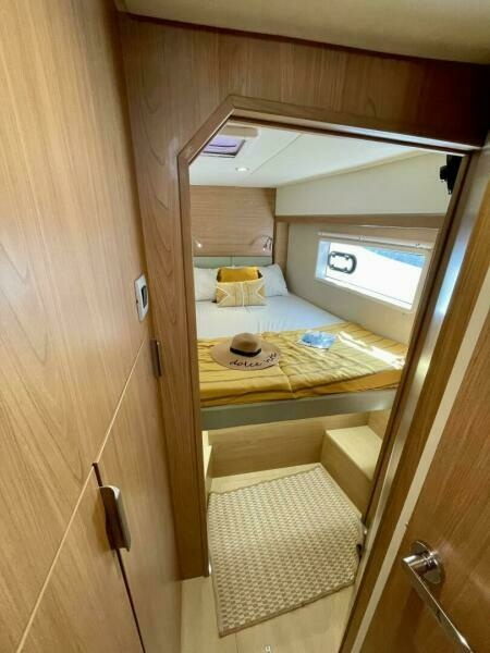 Bali 4.2 Stbd Fwd Cabin