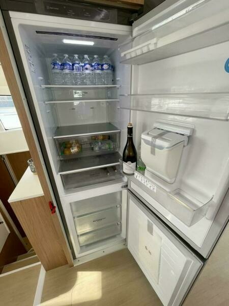 Bali 4.2 Fridge 1