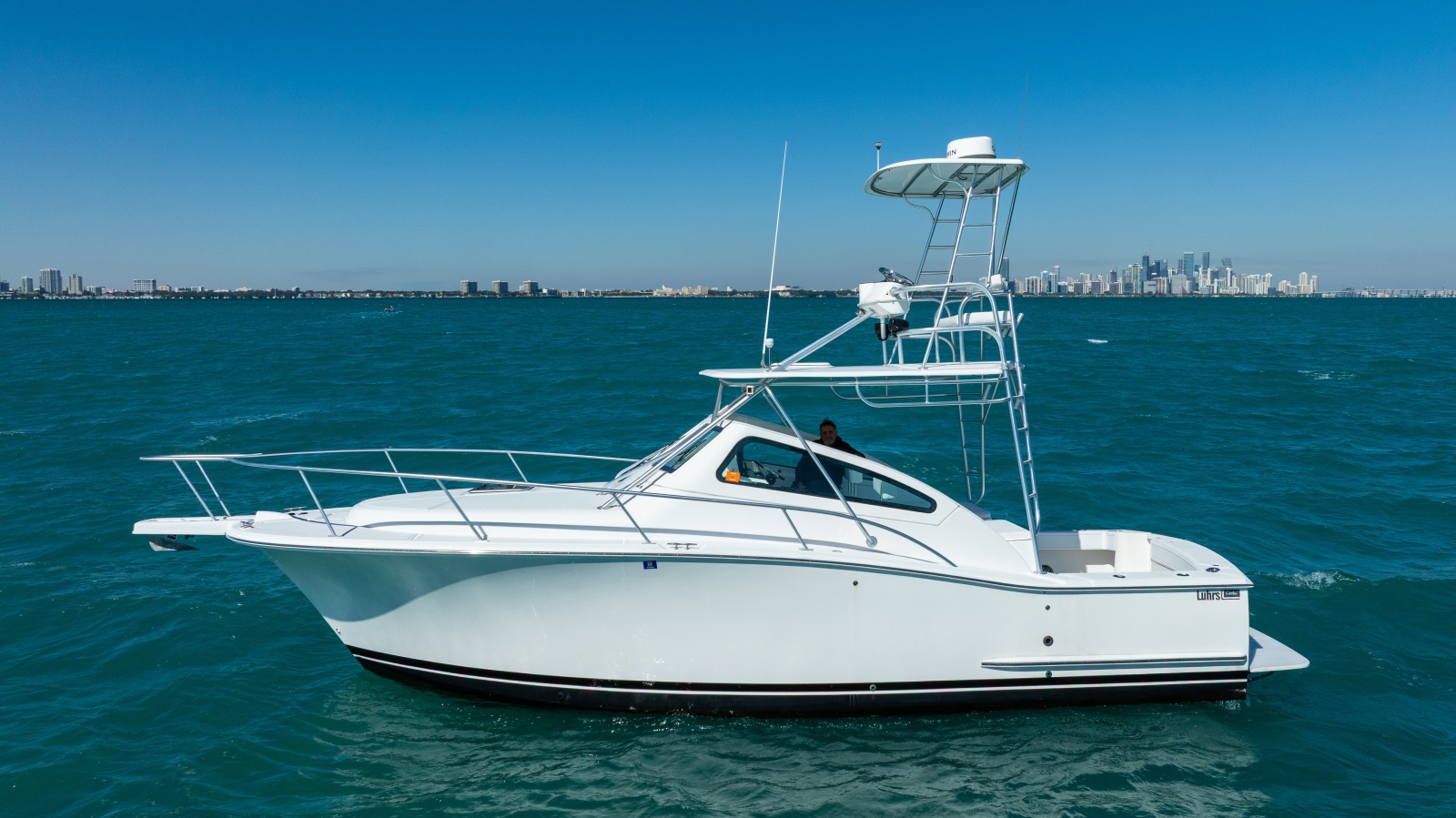 2004 Luhrs 320 Open