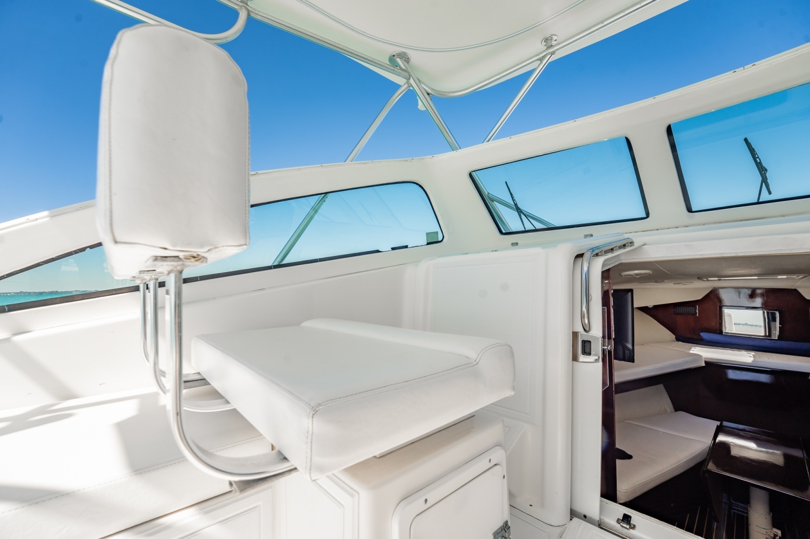32ft Luhrs Yacht For Sale