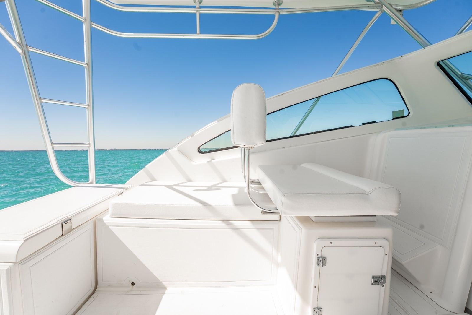 32ft Luhrs Yacht For Sale