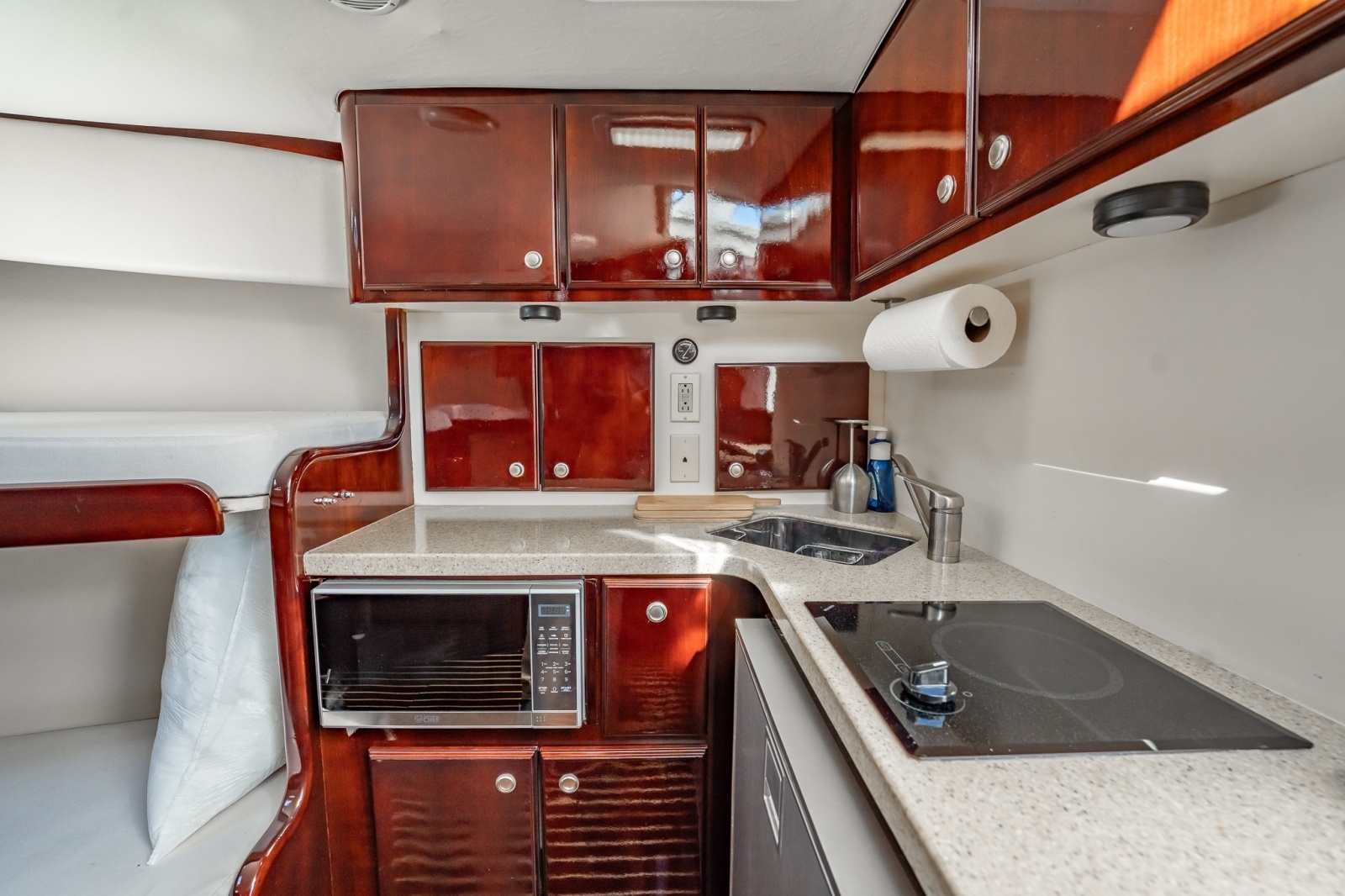 32ft Luhrs Yacht For Sale