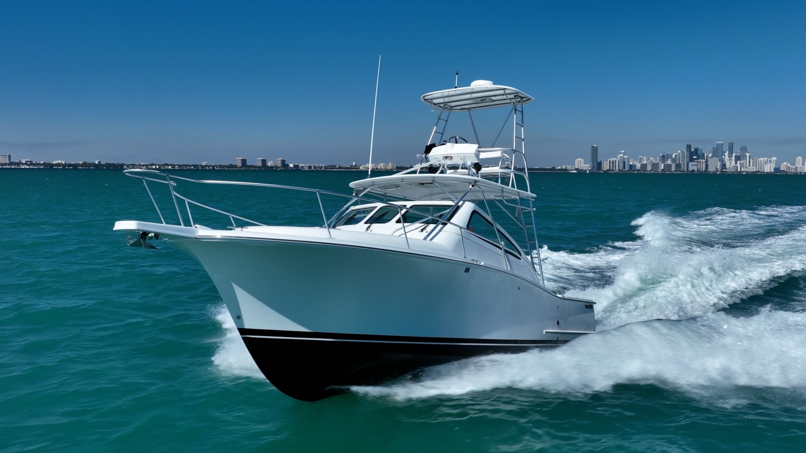 2004 Luhrs 320 Open