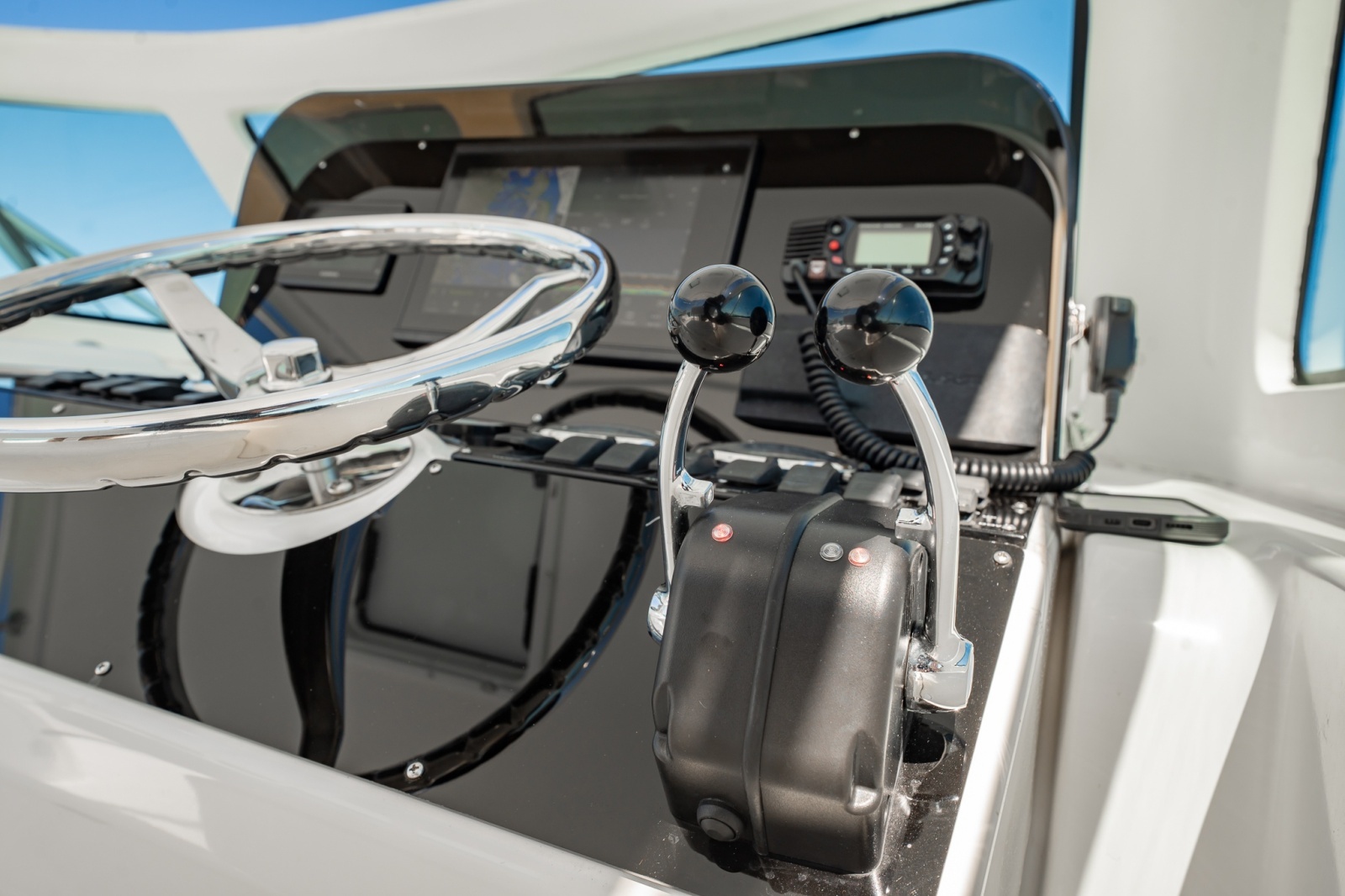 32ft Luhrs Yacht For Sale