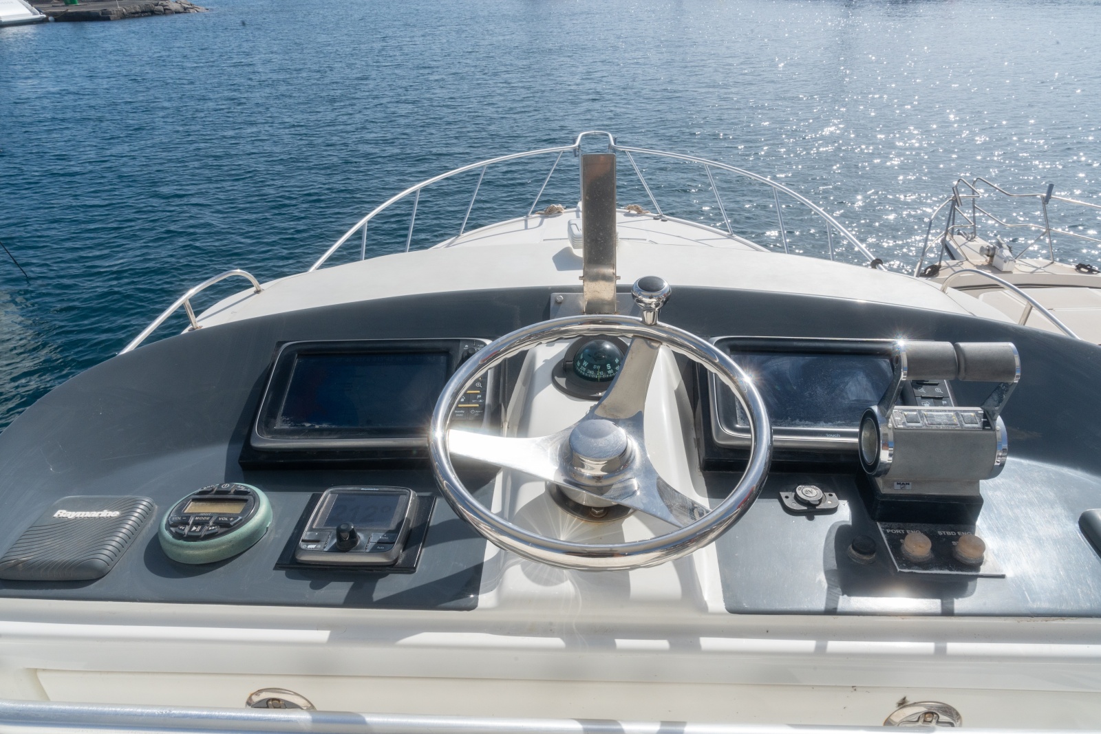2005 Cabo 40 Hardtop Express