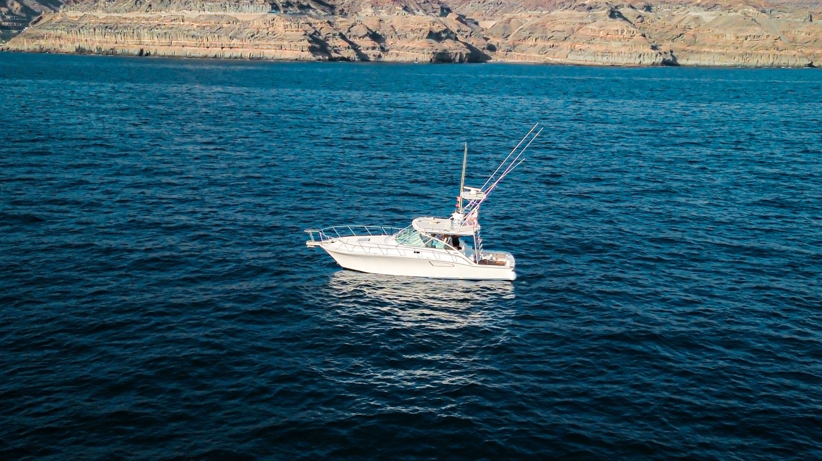 2005 Cabo 40 Hardtop Express