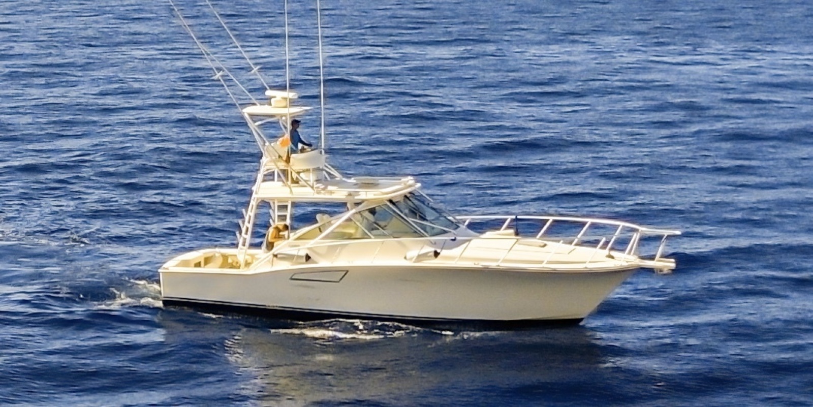 2005 Cabo 40 Hardtop Express