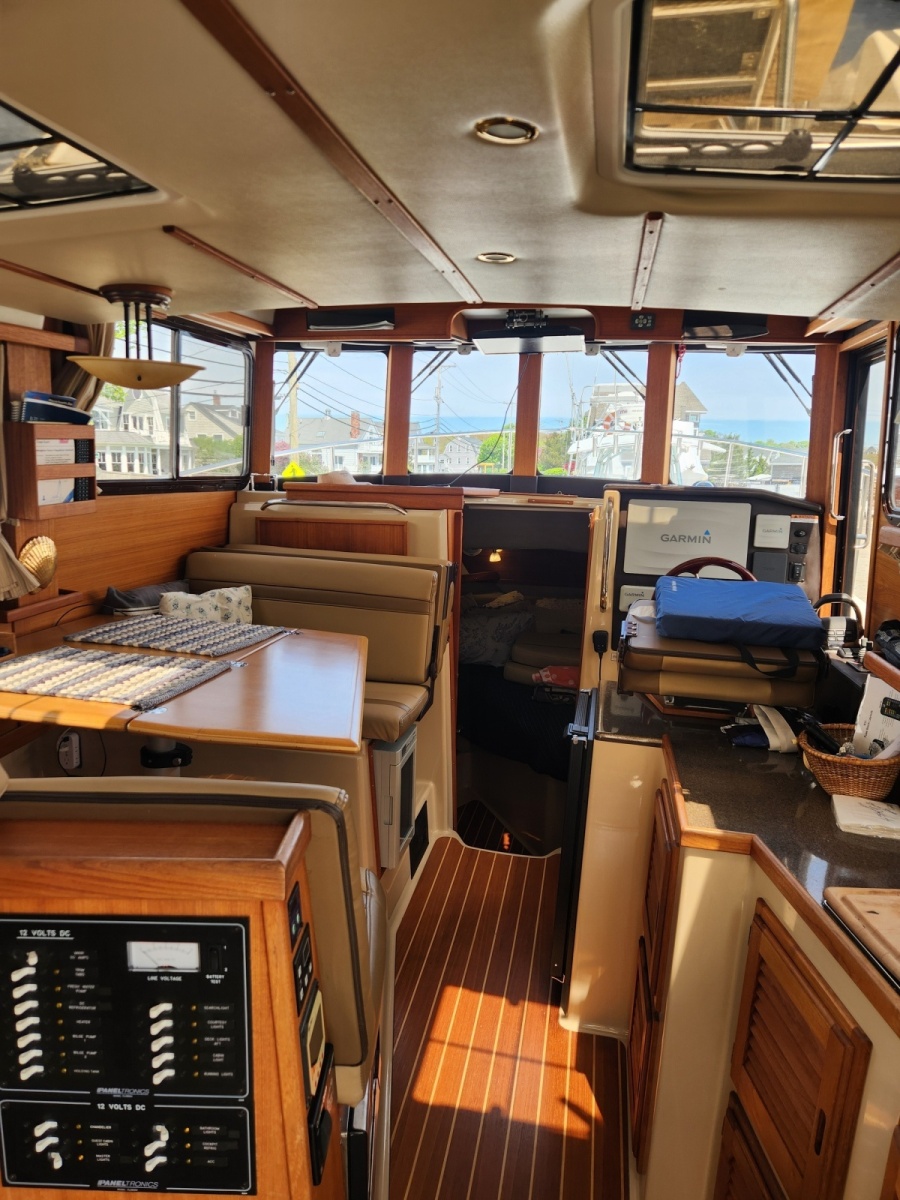 2019 Ranger Tugs R-31 CB