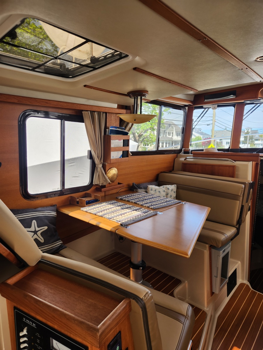 2019 Ranger Tugs R-31 CB