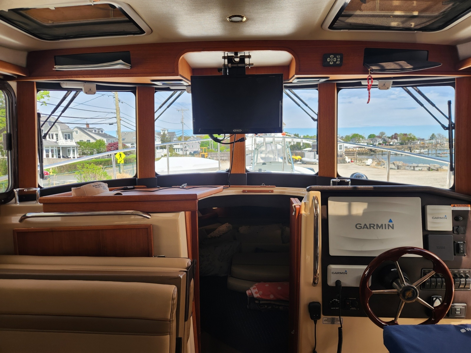 2019 Ranger Tugs R-31 CB
