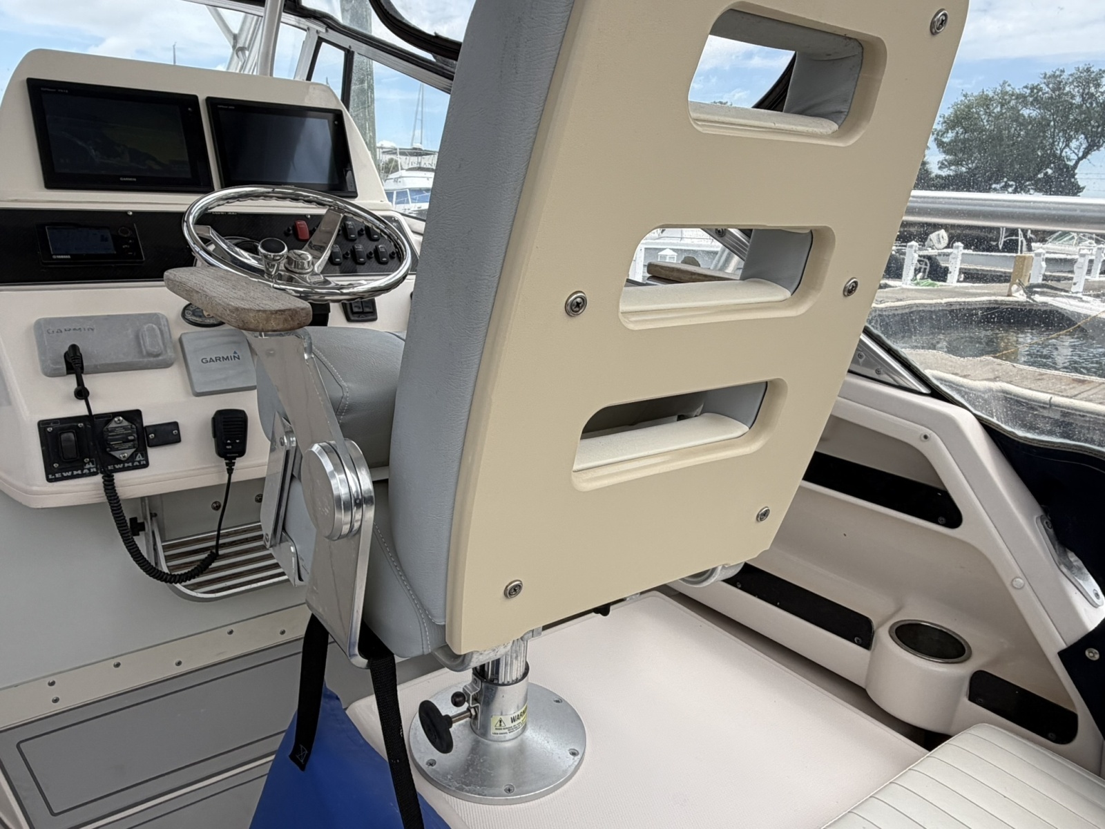 30ft Grady White Yacht For Sale