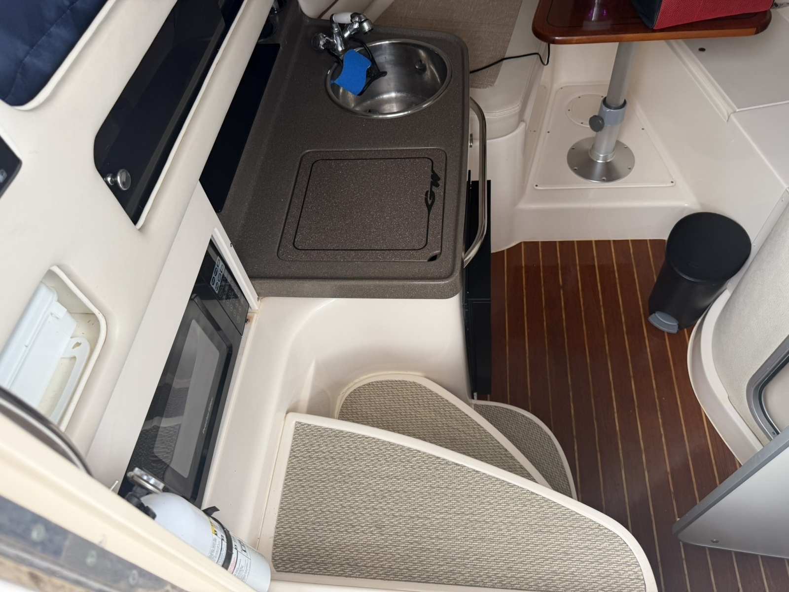 30ft Grady White Yacht For Sale