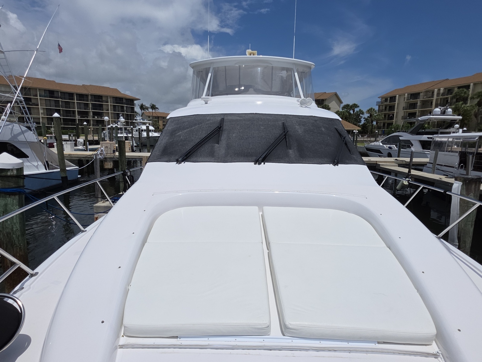 2008 Hatteras 