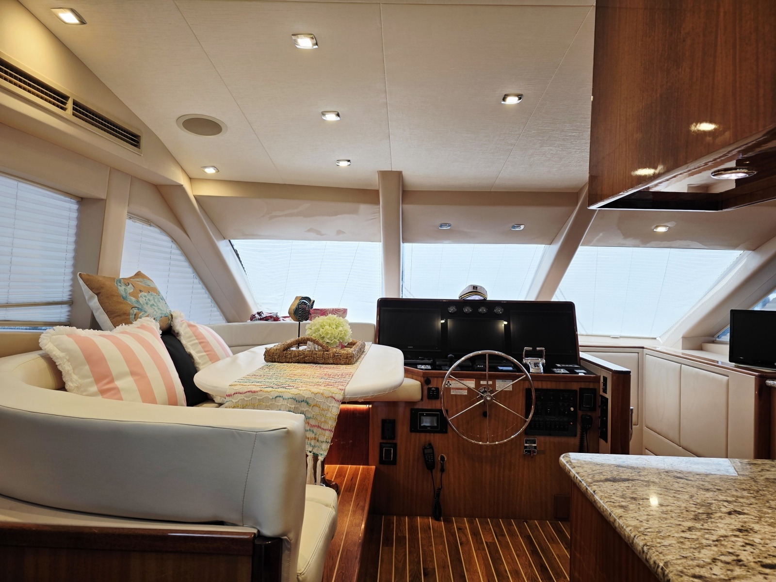 2008 Hatteras 