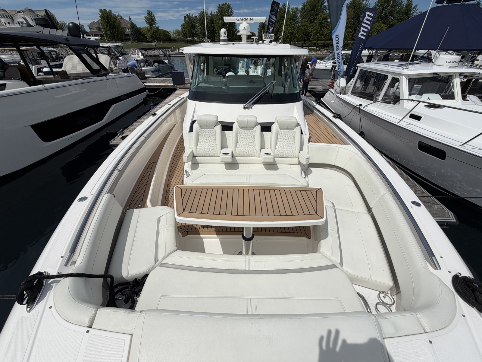2023 Tiara Yachts 48 LS